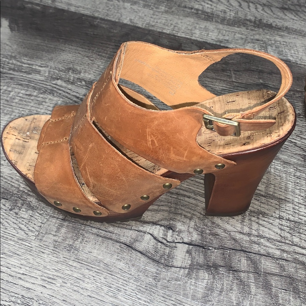 Korks Heels - Women’s size 6 - Picture 4 of 9